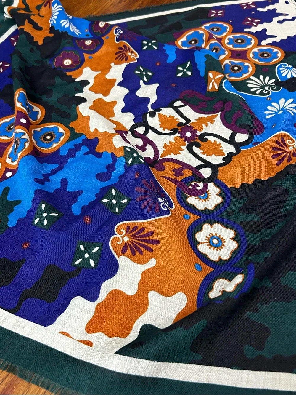 Christian Dior Écharpes Abstract Floral 100% Wool Fringe Scarf 34.5” Square